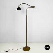 画像をギャラリービューアに読み込む, Floor lamp in brass and metal, 1940s
