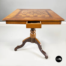 将图片加载到图库查看器，Wooden game table  with chessboard, early 1900s

