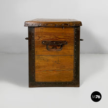Load image into Gallery viewer, Chest in wood and metal, 1930s
