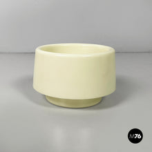 Load image into Gallery viewer, Bowls and plates by Angelo Mangiarotti, 1970s
