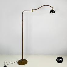 画像をギャラリービューアに読み込む, Floor lamp in brass and metal, 1940s
