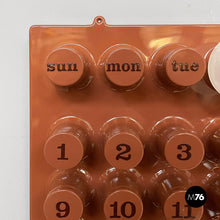 将图片加载到图库查看器，Wall perpetual calendar Moka Mousse by Giorgio Della Beffa for Ring A Date, 2025
