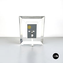 将图片加载到图库查看器，Table photo frame  in transparent plexiglass, 1970s
