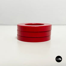 Charger l&#39;image dans la galerie, Red rings for the perpetual wall calendar by Ring A Date, 2020s
