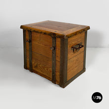 Load image into Gallery viewer, Chest in wood and metal, 1930s

