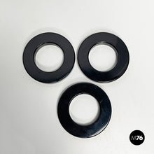 Charger l&#39;image dans la galerie, Black rings for the perpetual wall calendar by Ring A Date, 2020s
