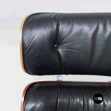 画像をギャラリービューアに読み込む, Armchair and pouf by Charles e Ray Eames, 1970s
