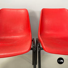 将图片加载到图库查看器，Stackable chairs in red plastic and black metal, 2000
