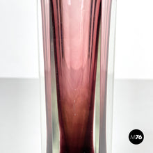 Carica l&#39;immagine nel visualizzatore di Gallery, Burgundy Murano glass vase, 1970s
