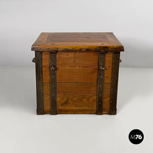 Load image into Gallery viewer, Chest in wood and metal, 1930s
