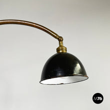 画像をギャラリービューアに読み込む, Floor lamp in brass and metal, 1940s
