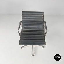 Carica l&#39;immagine nel visualizzatore di Gallery, Dark grey leather office chairs by Charles and Ray Eames for ICF, 1970s
