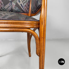 将图片加载到图库查看器，Chair in wood and patterned fabric, 1930s
