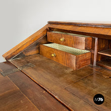 画像をギャラリービューアに読み込む, Wooden drop-leaf chest of drawers, 1700s
