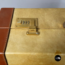 将图片加载到图库查看器，Suitcase in beige and brow leather, 1960s
