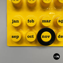 画像をギャラリービューアに読み込む, Wall perpetual yellow calendar by Giorgio Della Beffa for Ring A Date, 2000-2010s
