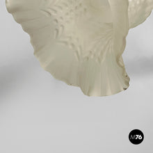 Load image into Gallery viewer, Wall lamp in brass and glass, 1950s
