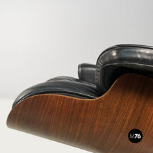 画像をギャラリービューアに読み込む, Armchair and pouf by Charles e Ray Eames, 1970s
