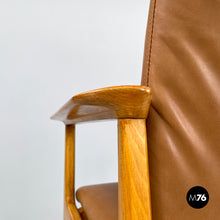 Load image into Gallery viewer, Armchair in wood and brown leather by Anonima Castelli, 1960s
