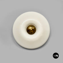 画像をギャラリービューアに読み込む, Wall lamps in plastic and metal by Valenti, 1970s
