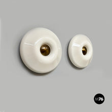 画像をギャラリービューアに読み込む, Wall lamps in plastic and metal by Valenti, 1970s
