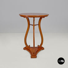 画像をギャラリービューアに読み込む, Wooden round pedestals in Biedermeier style, early 1800s
