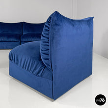 将图片加载到图库查看器，Modular sofa in blue velvet, 1980s
