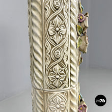 画像をギャラリービューアに読み込む, Ceramic column pedestal with flowers, 1970s
