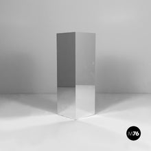 将图片加载到图库查看器，Mirrored display pedestal, 1980s
