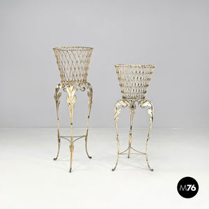 White wrought iron vase holder with floral decorations, 1900s