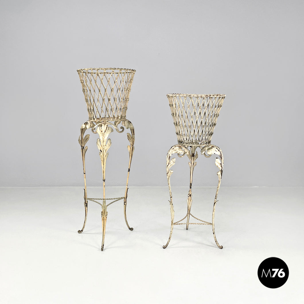White wrought iron vase holder with floral decorations, 1900s