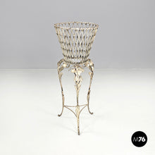 将图片加载到图库查看器，White wrought iron vase holder with floral decorations, 1900s
