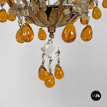 Carica l&#39;immagine nel visualizzatore di Gallery, Amber glass drop chandelier in golden metal, 1930s
