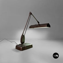 Charger l&#39;image dans la galerie, American industrial table lamp by Dazor floating fixtures, 1950s
