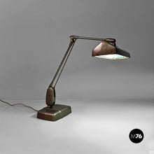 Charger l&#39;image dans la galerie, American industrial table lamp by Dazor floating fixtures, 1950s
