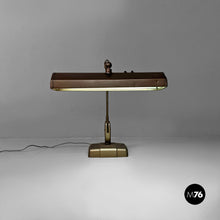 Charger l&#39;image dans la galerie, American industrial table lamp by Dazor floating fixtures, 1950s
