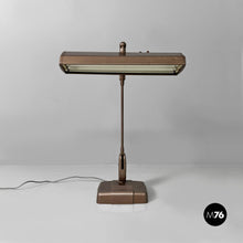 Charger l&#39;image dans la galerie, American industrial table lamp by Dazor floating fixtures, 1950s
