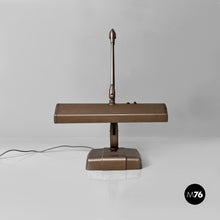 Charger l&#39;image dans la galerie, American industrial table lamp by Dazor floating fixtures, 1950s
