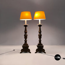 画像をギャラリービューアに読み込む, Carved wood and yellow fabric floor lamps or torch holders, 1500
