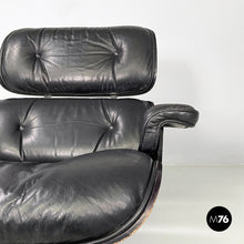 Carica l&#39;immagine nel visualizzatore di Gallery, Black leather armchair and pouf 670 671 by Charles and Ray Eames for ICF, 1970s
