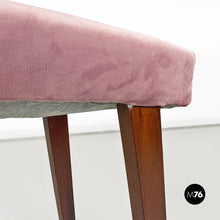 将图片加载到图库查看器，Pink velvet and wood footstool or pouf, 1960s
