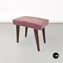 将图片加载到图库查看器，Pink velvet and wood footstool or pouf, 1960s
