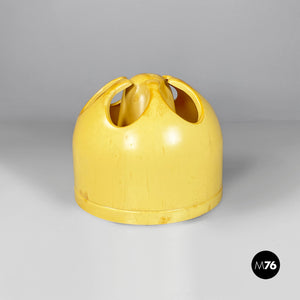 Pistil shape light yellow plastic umbrella stand, 1970s