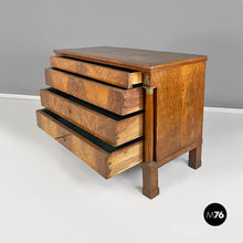 将图片加载到图库查看器，Antique wood chest of drawers, 1800s

