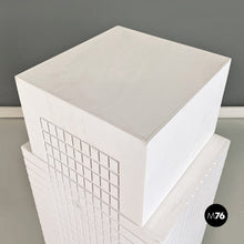 将图片加载到图库查看器，White wooden skyscraper pedestal or display stand, 2000s
