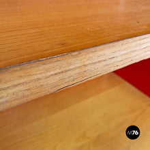 将图片加载到图库查看器，Wood and red metal self-supporting bookcase by Arflex, 1970s
