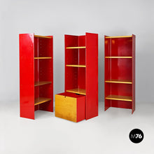 将图片加载到图库查看器，Wood and red metal self-supporting bookcase by Arflex, 1970s
