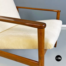 Carica l&#39;immagine nel visualizzatore di Gallery, Cream white velvet and solid beech armchair, 1960
