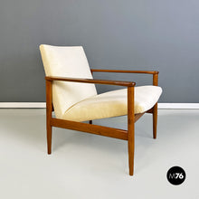 Carica l&#39;immagine nel visualizzatore di Gallery, Cream white velvet and solid beech armchair, 1960
