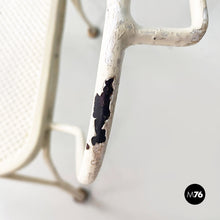 画像をギャラリービューアに読み込む, White wrought iron garden chairs, 1960s
